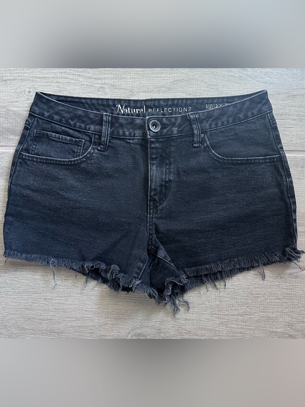 Natural Reflections Black Frayed Hem Denim Shorts Women’s Size 6